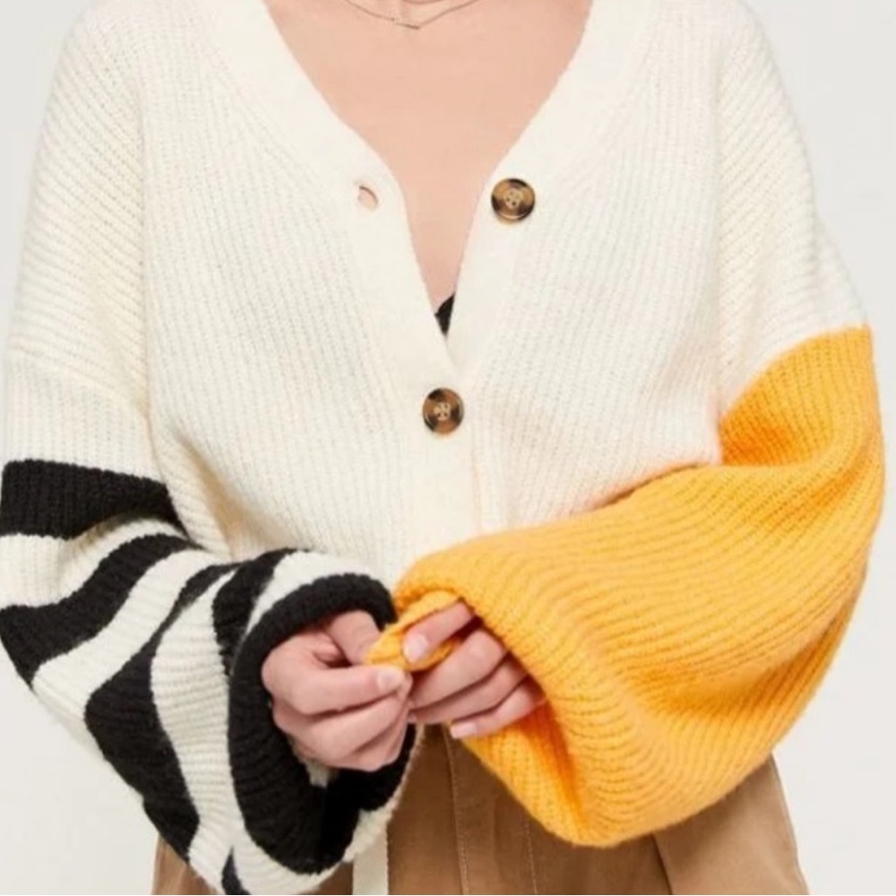 Urban Outfitters Piper Cream Slouchy Balloon Sleeve Gold Black Cardigan Size XS - Picture 3 of 14
